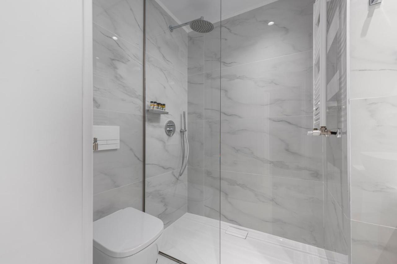 Ιωκα Suites / The Urbitality Project Thessaloniki Exterior photo